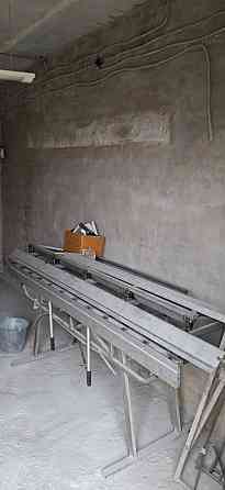 Сам в аренду гараж вместе с оборудоварием. Возможно гнуть оцинковку, отливы, вентиляция. Луганск