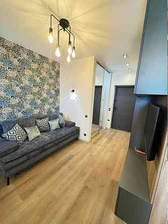 1к кв Этажность 7 из 9 Площадь: 37м2 Район: Кировский Донецк