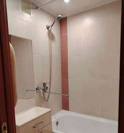 Сдаётся уютная, чистая, светлая, тёплая трехкомнатная квартира в Ворошиловском районе. Донецк