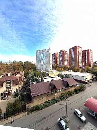 Центральный, Панфилова 21к3. Общая площадь 129м2. Три отдельных комнаты. Донецк