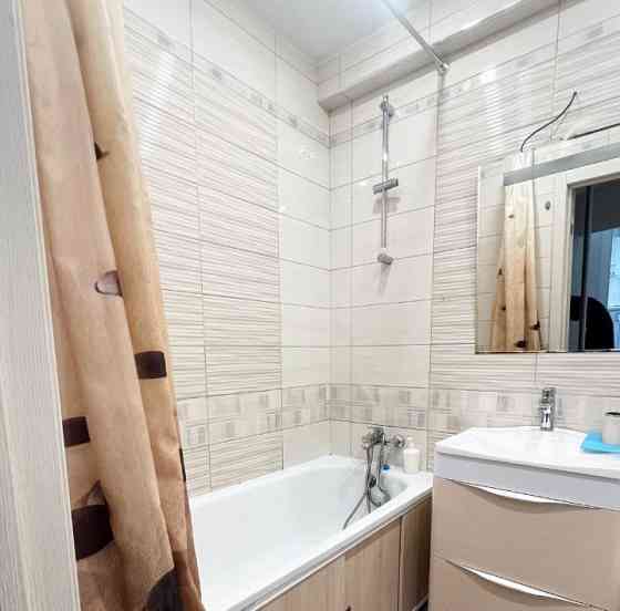 Киевский район Донецк Сити. Шахтерская площадь 4 этаж вода идет всегда Донецк