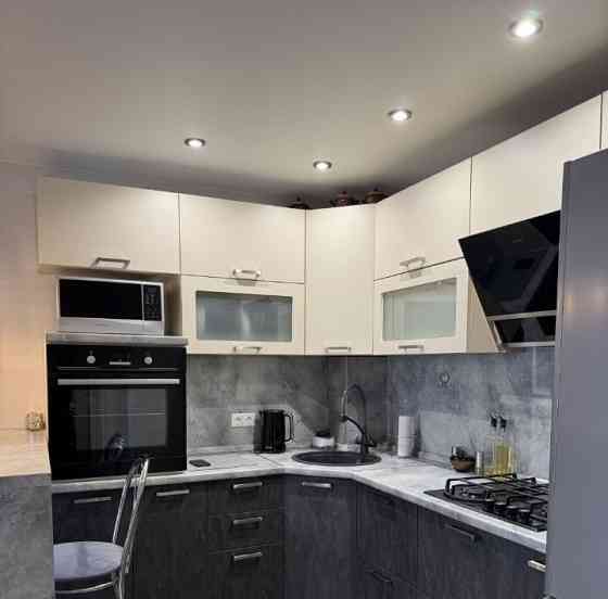 Сдам уютную двухкомнатную квартиру в Калининском районе, ориентир бульвар Шахтостроителей. Донецк