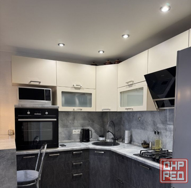 Сдам уютную двухкомнатную квартиру в Калининском районе, ориентир бульвар Шахтостроителей. Донецк - изображение 1