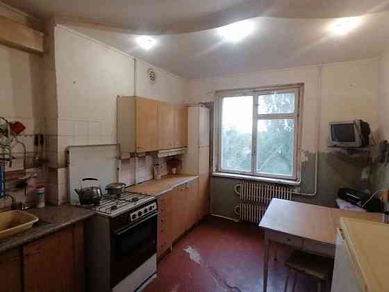 продам 4-комнатную квартиру в центре Текстильщика Донецк