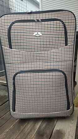 Продам новый чемодан Донецк