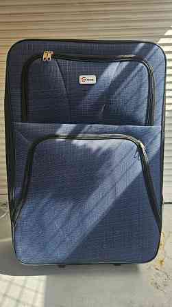 Продам новый чемодан Донецк