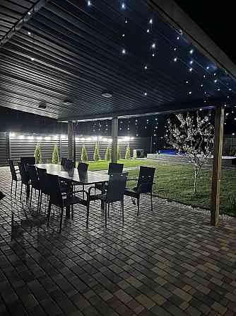 Сдается под посуточную аренду 2х этажный дом со всеми удобствами. Баня, бассейн. Левобережный район Мариуполь