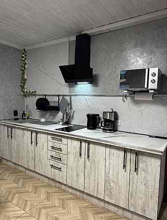 Сдается под посуточную аренду 2х этажный дом со всеми удобствами. Баня, бассейн. Левобережный район Мариуполь