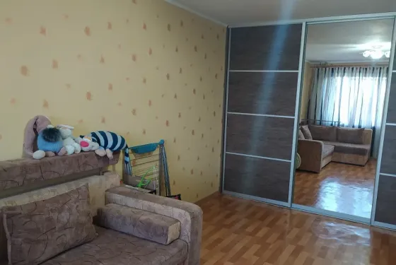 Продам 2-к квартиру на Батова Макеевка