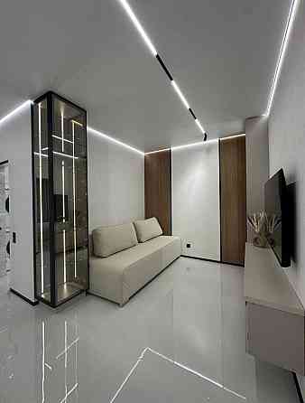 Сдам 3 к.кВ, Ворошиловский район, ул.Розы-Люксембург 80 "Замковый" Донецк