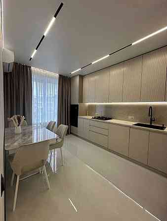 Сдам 3 к.кВ, Ворошиловский район, ул.Розы-Люксембург 80 "Замковый" Донецк