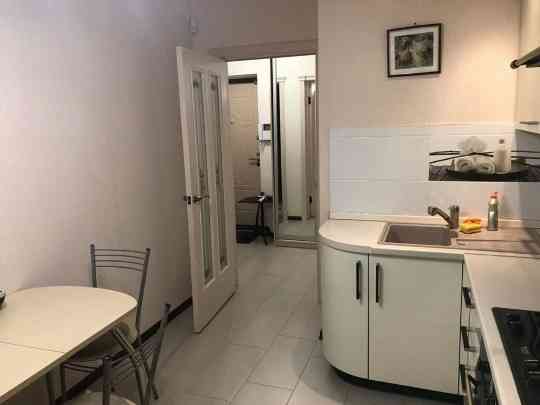 Сдаю однокомнатную квартиру в Калининском районе напротив мед.университета. Донецк