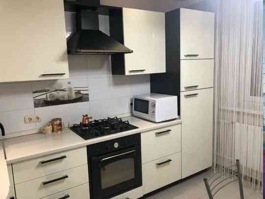 Сдаю однокомнатную квартиру в Калининском районе напротив мед.университета. Донецк