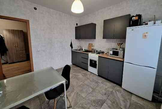 Сдаю квартиру в Ворошиловском районе, рядом Дружба. Укомплектована Донецк