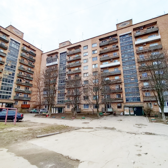 3х комнатная квартира в г. Зугрэс 2й этаж Зугрэс