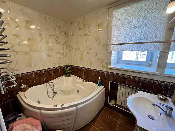Продам 3к кваритра Розы Люксембург, рядом Жк Триумф, ориентиры: Парк Кованных Фигур Донецк