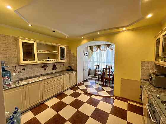 Продам 3к кваритра Розы Люксембург, рядом Жк Триумф, ориентиры: Парк Кованных Фигур Донецк