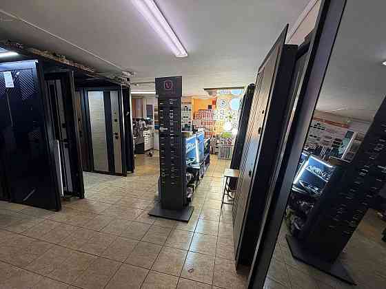 Продается магазин г.Кировское 79м2 Кировское