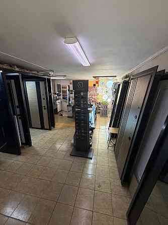 Продается магазин г.Кировское 79м2 Кировское