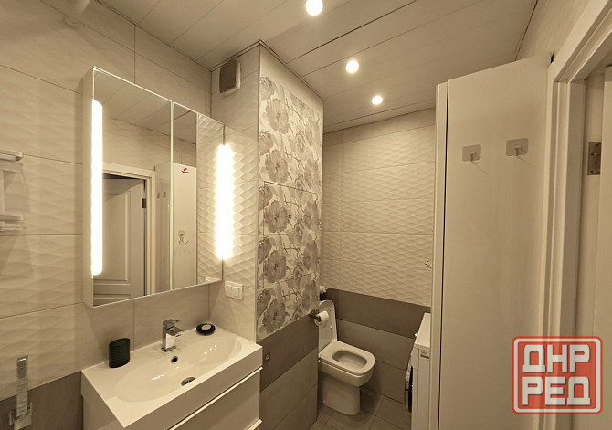 Донецк, Ворошиловский район, парк Кованых Фигур, Звездочка, администрация города, самый центр Донецк - изображение 6