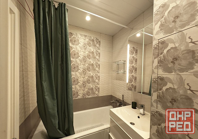 Донецк, Ворошиловский район, парк Кованых Фигур, Звездочка, администрация города, самый центр Донецк - изображение 5