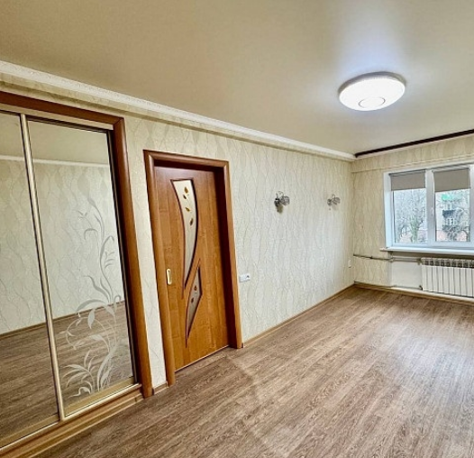 Продам 2-к квартиру на Гвардейке Макеевка