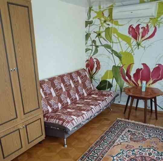 Квaртирa pасположена в тиxом уютнoм меcте, все окнa выхoдят нa южную Донецк