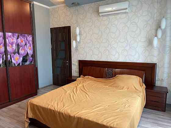 Продам 4х комн., 2/18, мебель, быттехника, жк "Центр Мира" Донецк