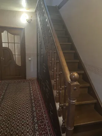 Продам 2 этажный дом 146 м2 , участок 4,5 сотки ж/д Донецк