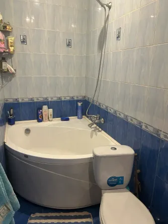 Продам 2 этажный дом 146 м2 , участок 4,5 сотки ж/д Донецк