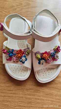 Ноаые босоножки для девочек Донецк