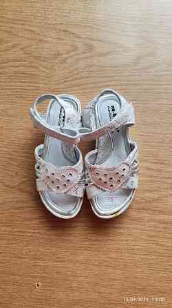 Ноаые босоножки для девочек Донецк