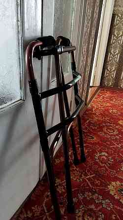 Продам ходунки шаговые Докучаевск