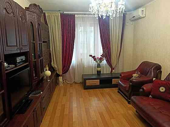 Продам 2 комнатную крупногабаритную квартиру на Крытом рынке Донецк