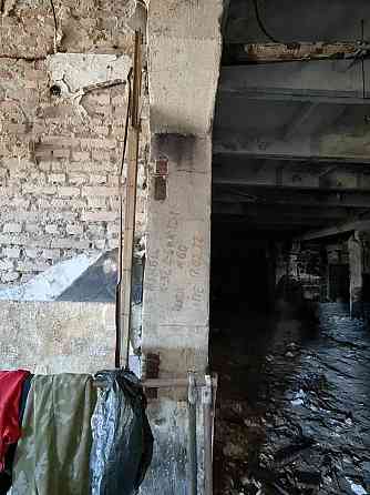 Здание торгового цента на Привокзальной площади Донецк