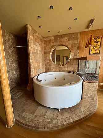 Продается отличная крупногабаритная квартира в Куйбышевском р-не! Гостиница Прага! Донецк