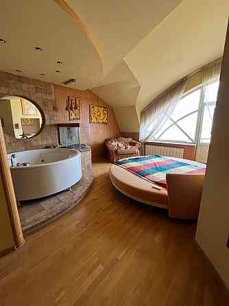 Продается отличная крупногабаритная квартира в Куйбышевском р-не! Гостиница Прага! Донецк