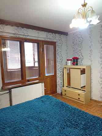 Аренда 2 - комнатная крупногабаритная квартира, медуниверситет, б-ца Калинина, вода круглосуточно ! Донецк