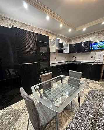 Сдаю двухкомнатную квартиру 70.0 м² этаж 4/8 Ворошиловский район, район Крытого рынка Донецк