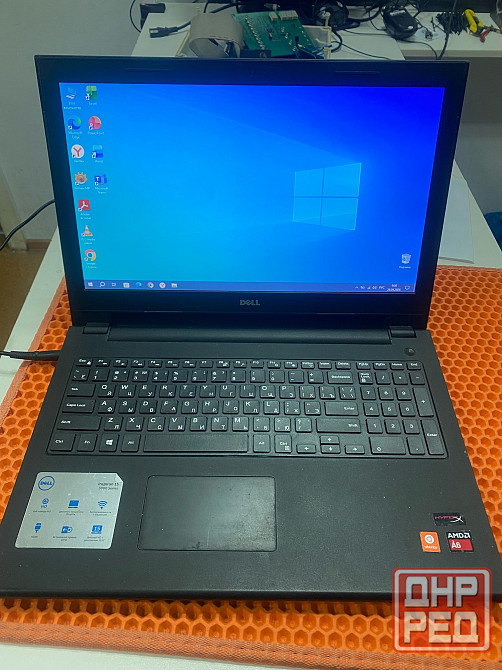 Ноутбук Dell 15 insiron 3000 AMD A6-6310 DDR3 8Gb SSD 256Gb+HDD 320 Gb Win10 Донецк - изображение 1