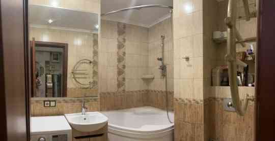 Сдаю двухкомнатную квартиру в Киевском районе Донецка по адресу: ул. Челюскинцев 200 Донецк