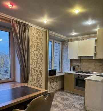 Сдаю двухкомнатную квартиру в Киевском районе Донецка по адресу: ул. Челюскинцев 200 Донецк