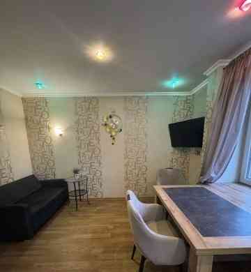 Сдаю двухкомнатную квартиру в Киевском районе Донецка по адресу: ул. Челюскинцев 200 Донецк