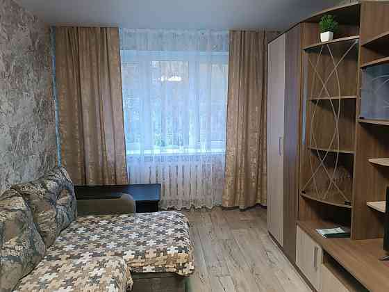 Сдам 1к квартиру, 5/5 .есть стиральная машина ,чайник , кухонный гарнитур Донецк