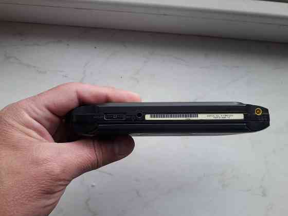 оригинальная Sony PSP e-1008+карта 32Gb+зарядка+чехол Донецк