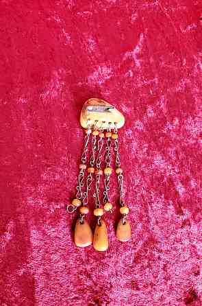 продам янтарную брошь ссср ( тигровый янтарь ) . Донецк