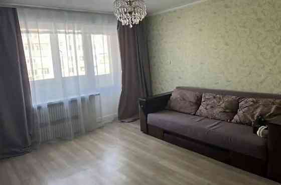 Элегантная двухкомнатная квартира с уютной гостиной, просторной спальней и светлой Донецк