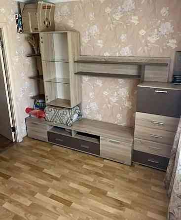 Элегантная двухкомнатная квартира с уютной гостиной, просторной спальней и светлой Донецк