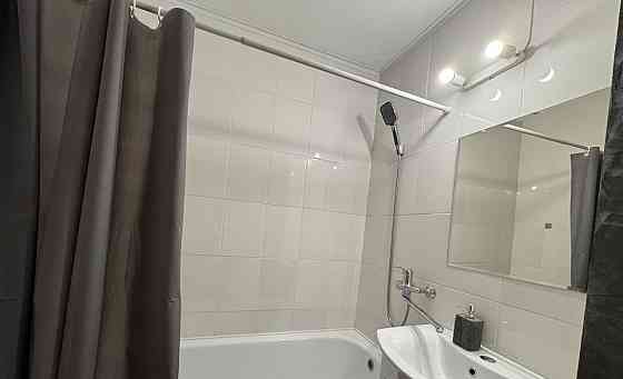 Сдам однокомнатную квартиру в Ворошиловском районе, 39 кв. м, восьмой этаж Донецк