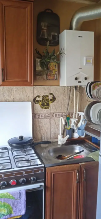 Продам 2 ком.Черемушки Макеевка